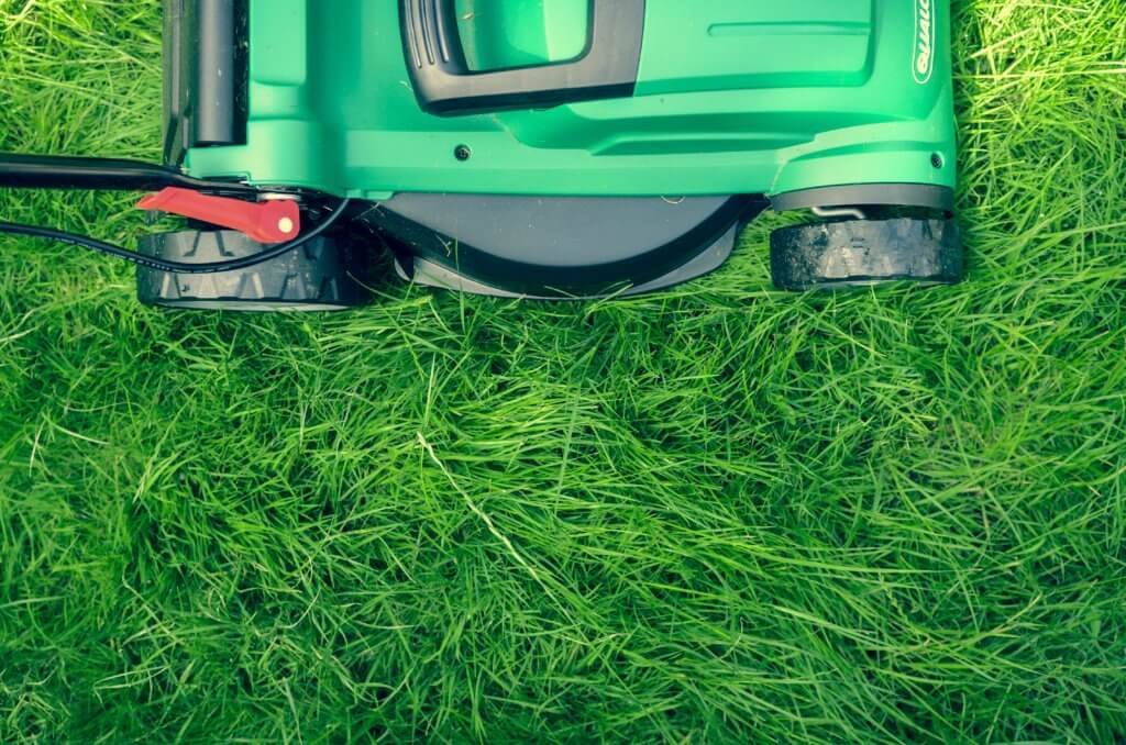Tips On Running A Lawn Care Business In, How To Advertise Your Landscaping Business