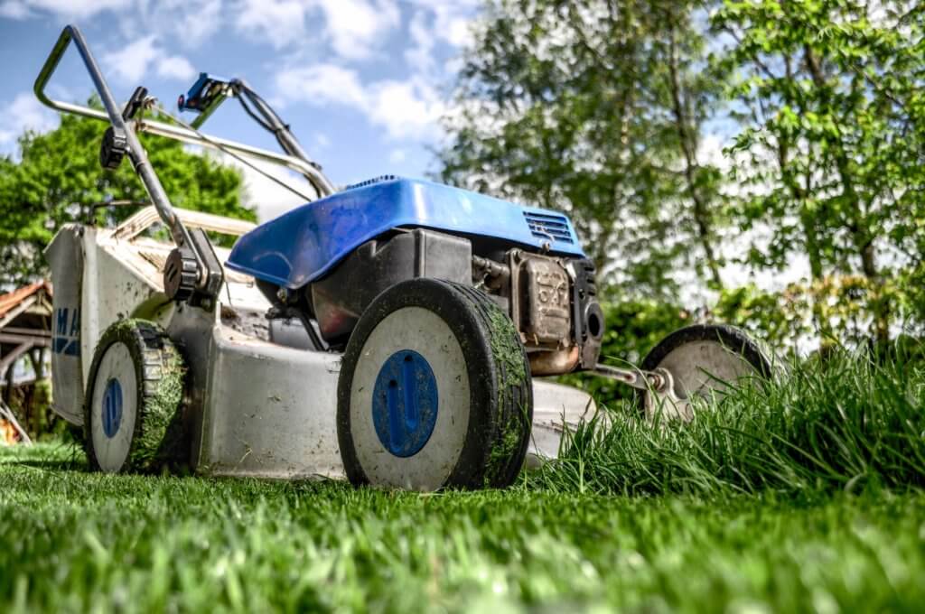 Top 6 Lawn Care Business Apps to Grow Your Business