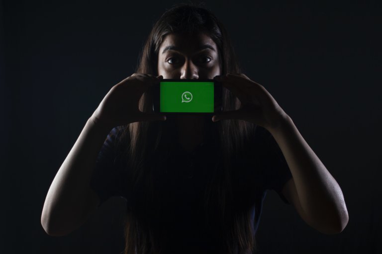 Using WhatsApp For Internal Communication? 7 Reasons Why It’s Time To Ditch The App
