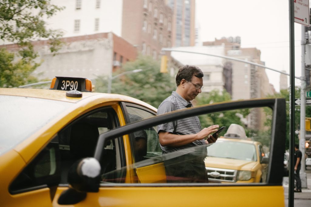 taxi driver using small business apps