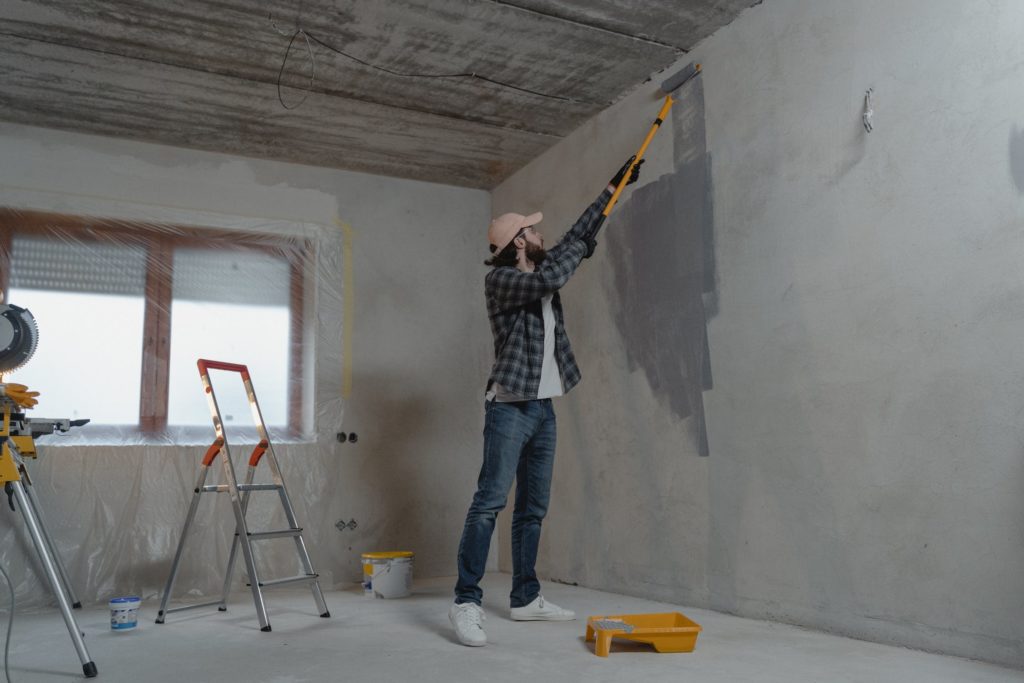 Handyman thinking about starting a handyman business on his own