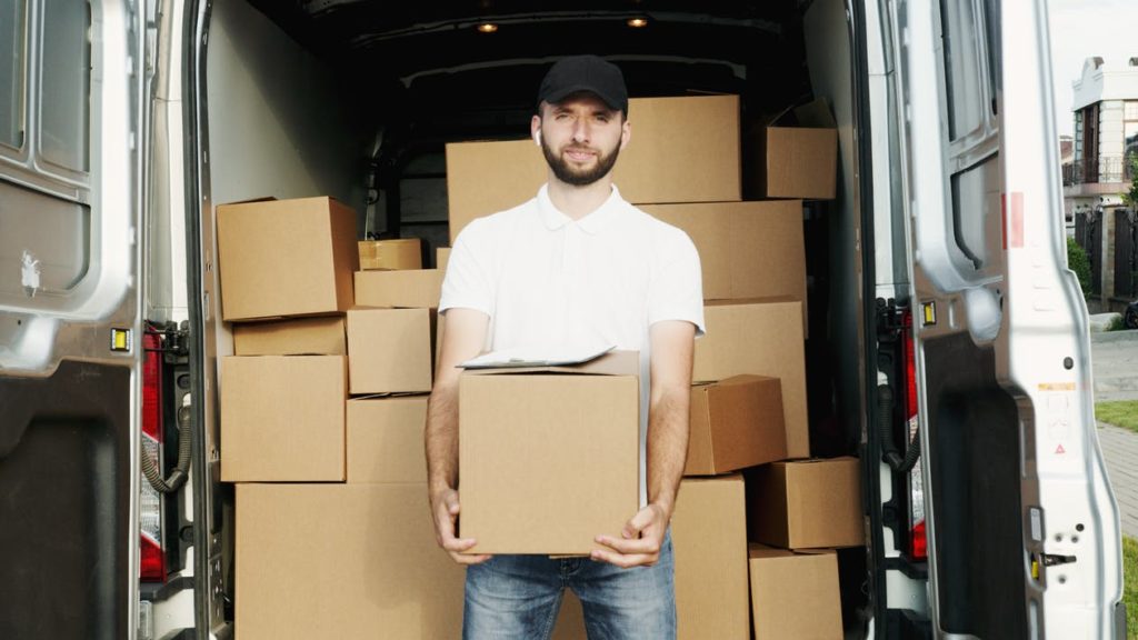How to start a distribution business in 10 steps, the ultimate guide.