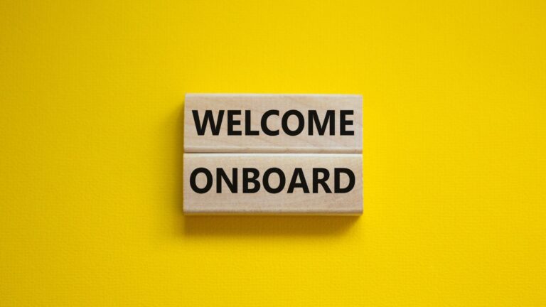 Digital Employee Onboarding: Advantages, Challenges, and Tools