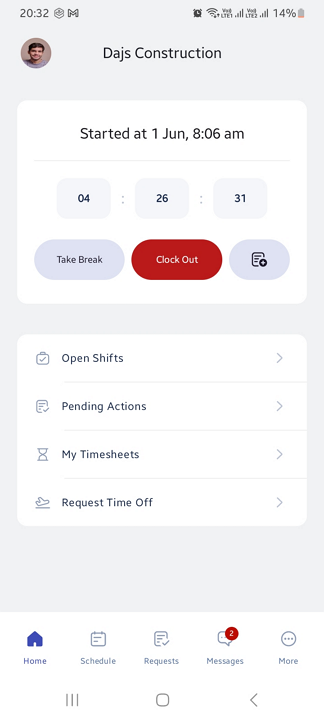 Screenshot showing Zoho Shifts time tracker on mobile.&nbsp;